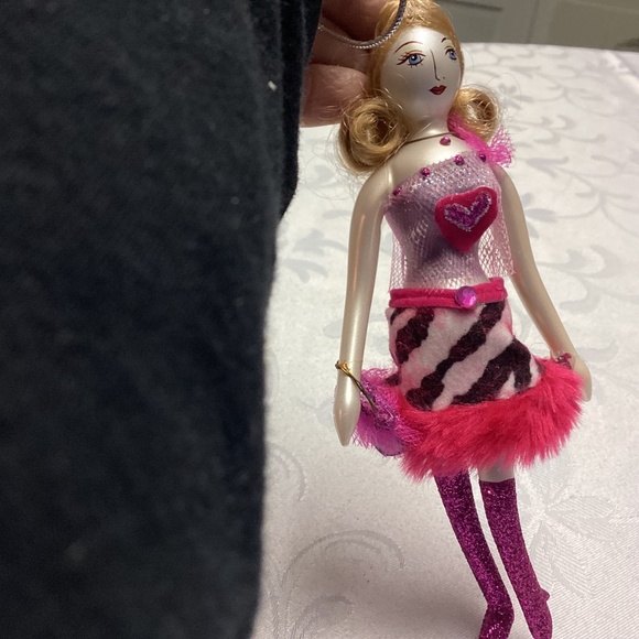 DOLLS OF ELEGANCE. HANGING ORNAMENT - Picture 4 of 6